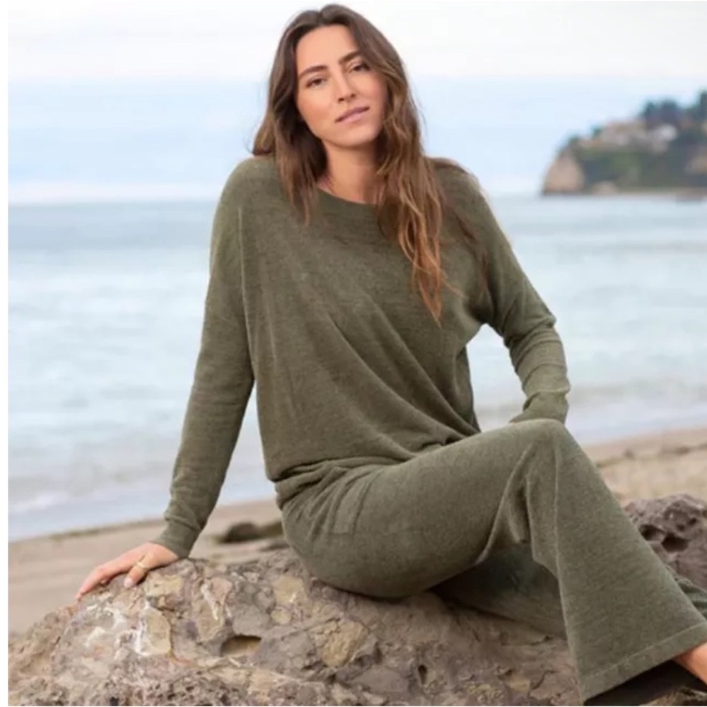 NWT Barefoot Dreams CozyChic UltraLite slouchy pullover - XS
